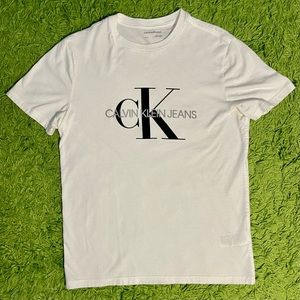 Nice Calvin Klein Jeans Logo Tee Shirt!